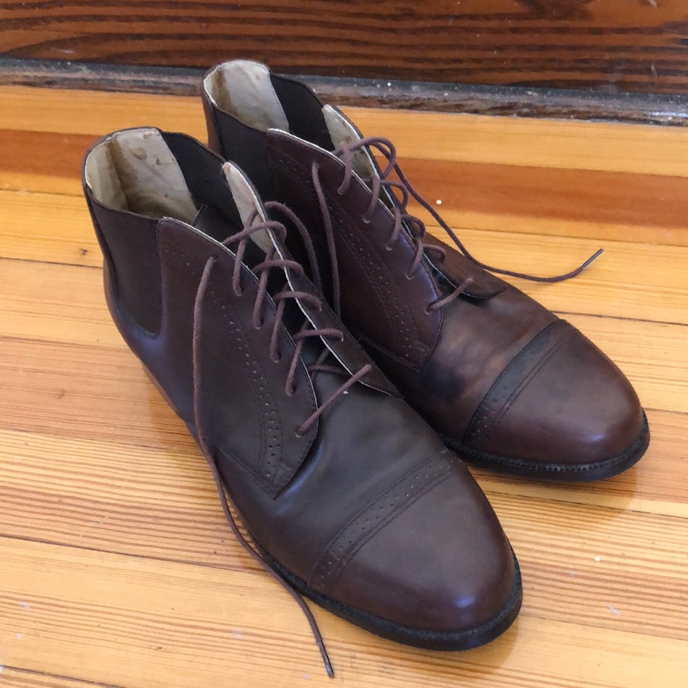 Ariat Leather lace-up brown bootie Size 8B